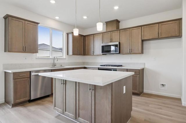 1890 Peony Street, Hollister, CA 95023