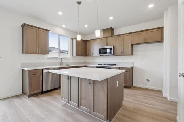 1890 Peony Street, Hollister, CA 95023