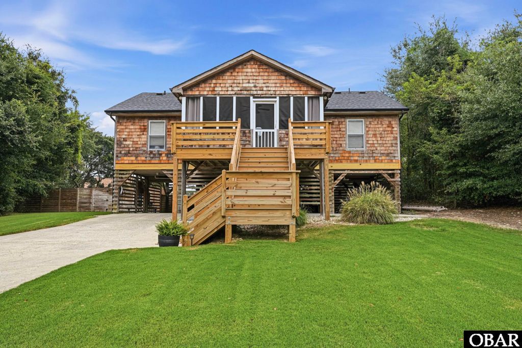 Image 2 of property listing at 326 Sea Oats Trail, Southern Shores, NC 27949