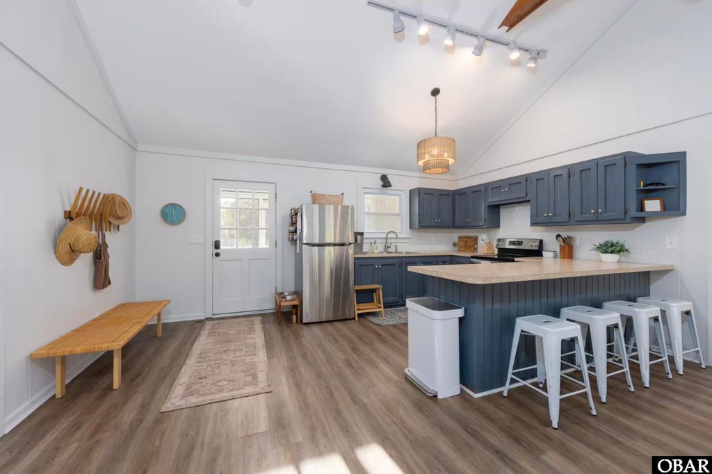 Image 16 of property listing at 326 Sea Oats Trail, Southern Shores, NC 27949
