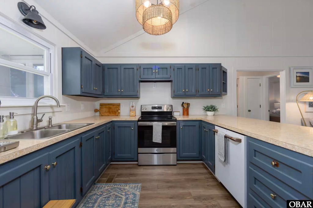 Image 17 of property listing at 326 Sea Oats Trail, Southern Shores, NC 27949