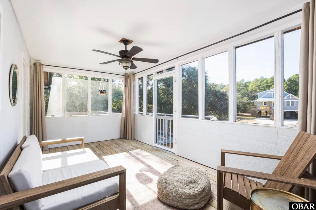 Image 7 of property listing at 326 Sea Oats Trail, Southern Shores, NC 27949