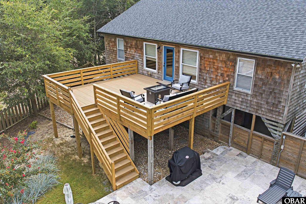 Image 61 of property listing at 326 Sea Oats Trail, Southern Shores, NC 27949