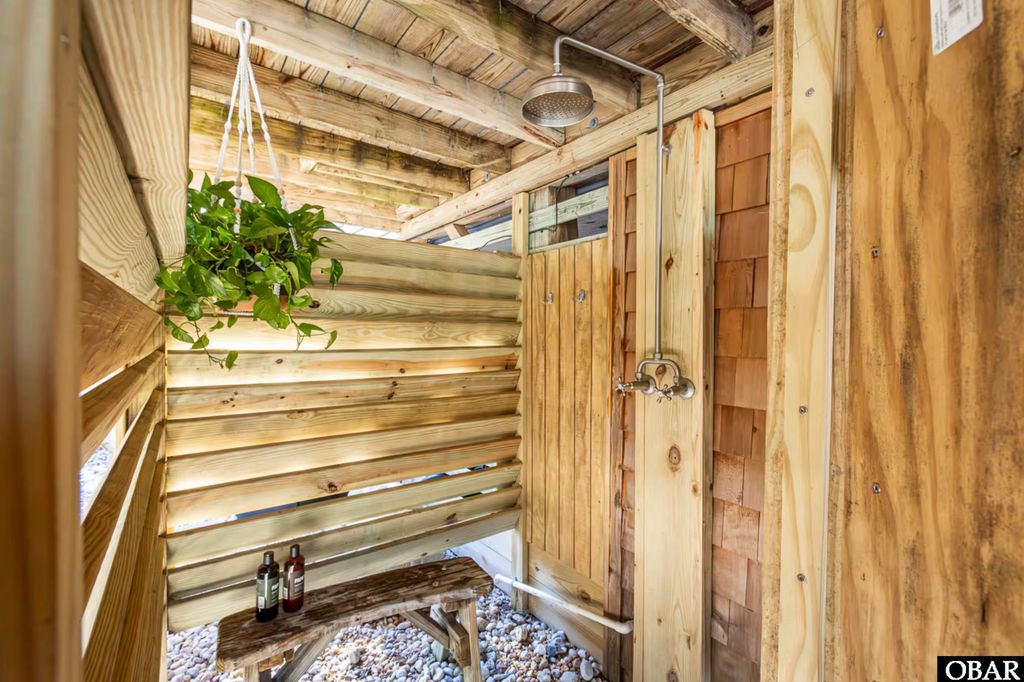 Image 9 of property listing at 326 Sea Oats Trail, Southern Shores, NC 27949