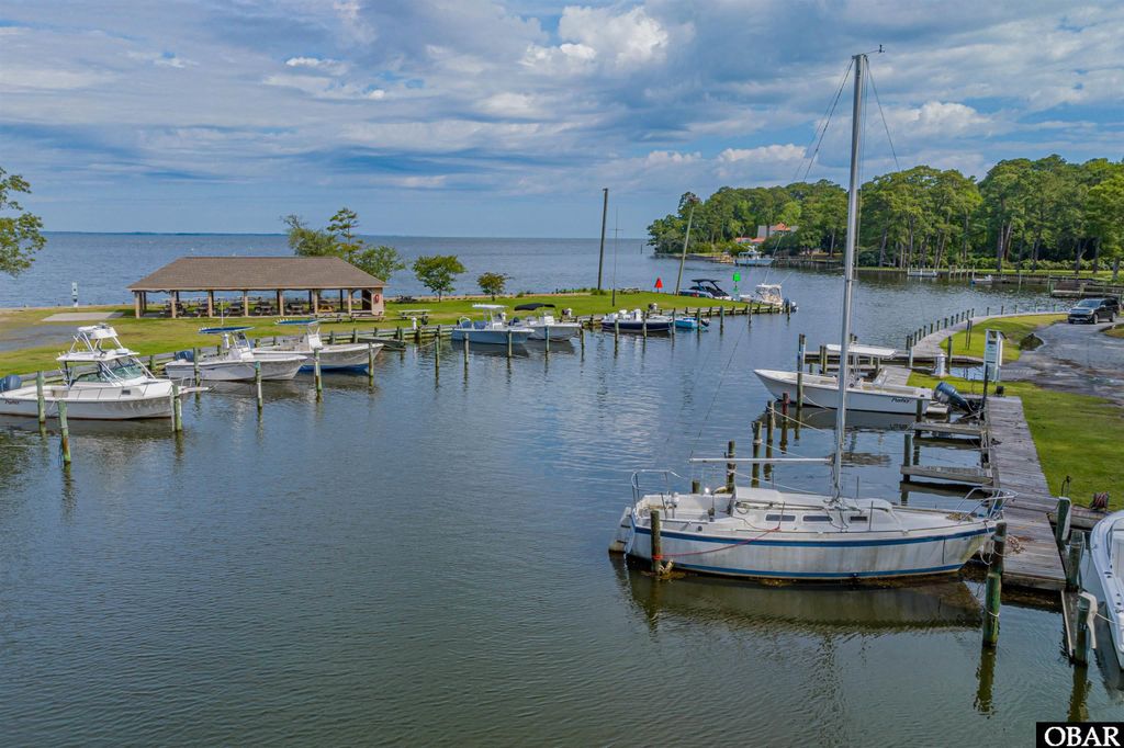 Image 84 of property listing at 326 Sea Oats Trail, Southern Shores, NC 27949