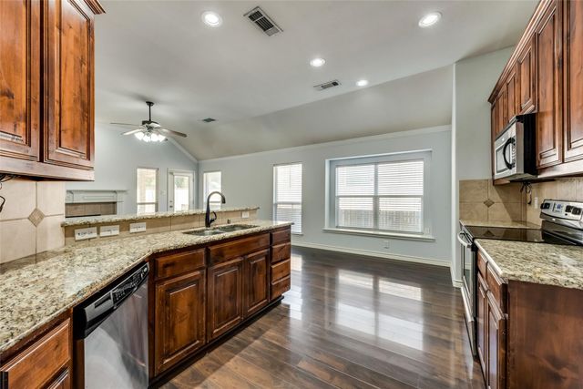 2628 Triangle Leaf Drive, Fort Worth, TX 76244