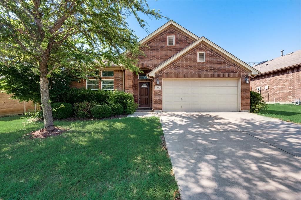 2628 Triangle Leaf Drive, Fort Worth, TX 76244