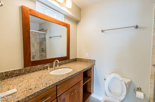 1029 W ELNA RAE Street, Tempe, AZ 85281