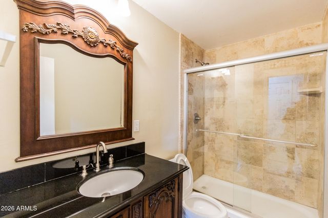 1029 W ELNA RAE Street, Tempe, AZ 85281