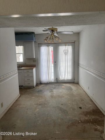 8311 Damascus Cir, Louisville, KY 40228