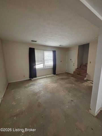 8311 Damascus Cir, Louisville, KY 40228