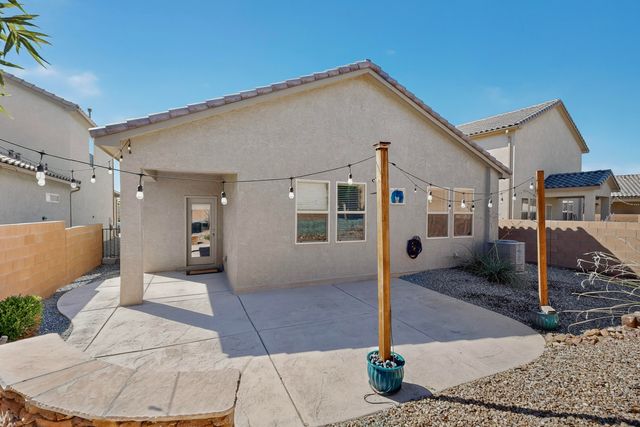 4141 Skyline Loop NE, Rio Rancho, NM 87144