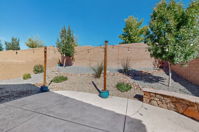 4141 Skyline Loop NE, Rio Rancho, NM 87144