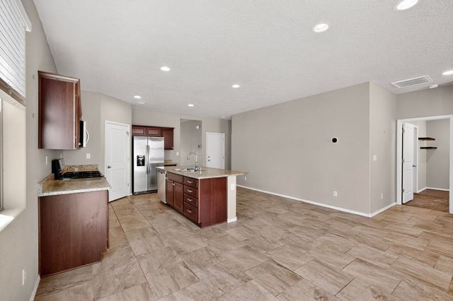 4141 Skyline Loop NE, Rio Rancho, NM 87144