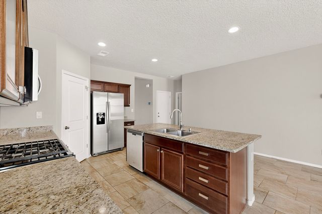4141 Skyline Loop NE, Rio Rancho, NM 87144