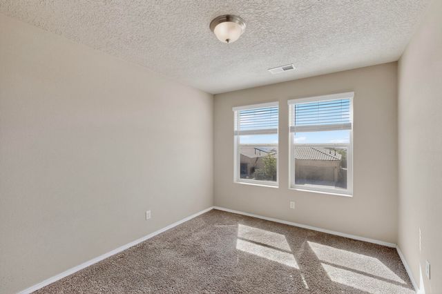 4141 Skyline Loop NE, Rio Rancho, NM 87144