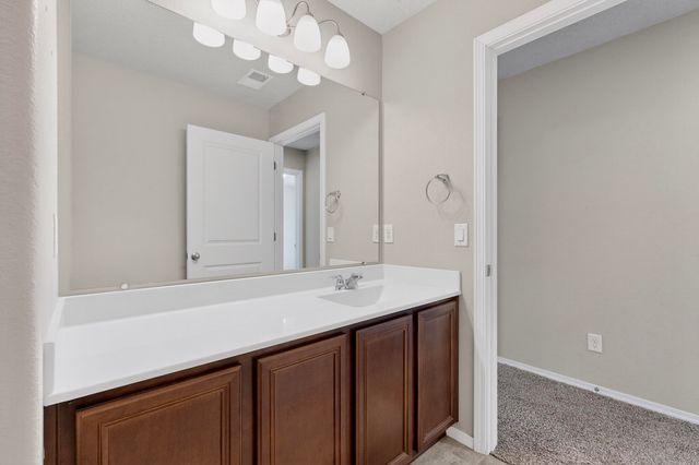 4141 Skyline Loop NE, Rio Rancho, NM 87144