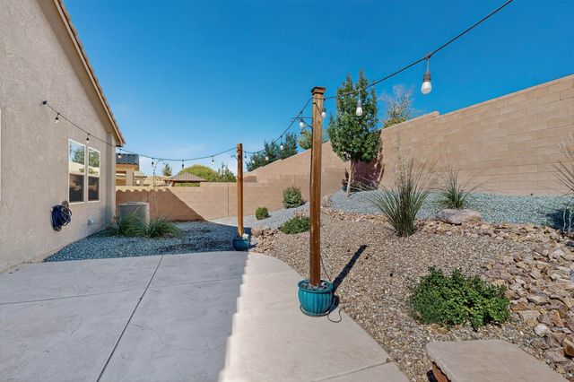 4141 Skyline Loop NE, Rio Rancho, NM 87144