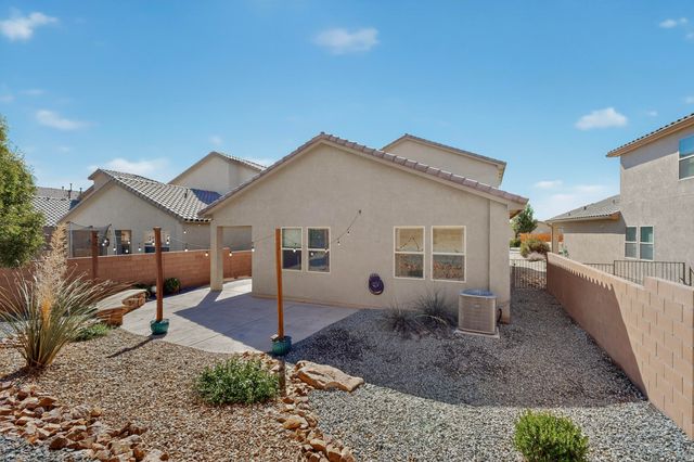 4141 Skyline Loop NE, Rio Rancho, NM 87144