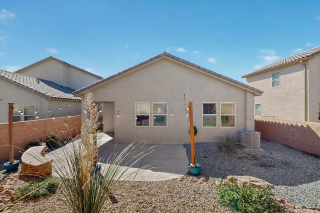 4141 Skyline Loop NE, Rio Rancho, NM 87144