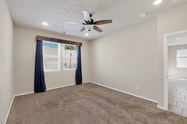 4141 Skyline Loop NE, Rio Rancho, NM 87144