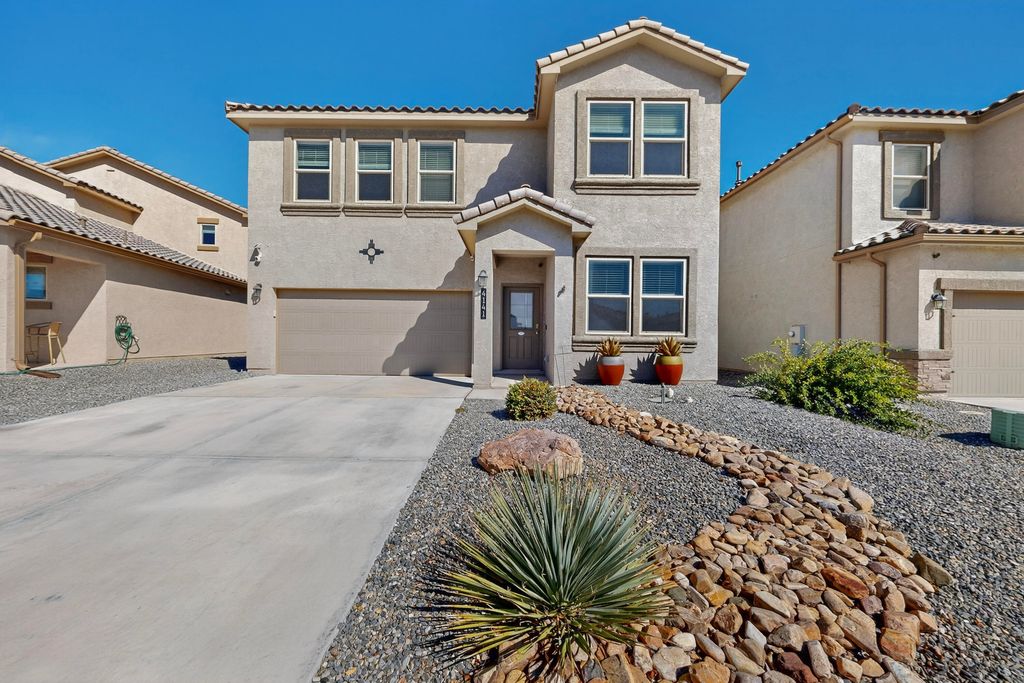 4141 Skyline Loop NE, Rio Rancho, NM 87144
