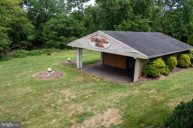 204 HERRVILLE RD, Willow Street, PA 17584