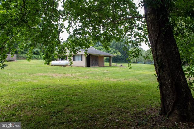 204 HERRVILLE RD, Willow Street, PA 17584