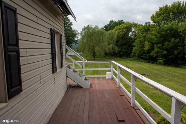 204 HERRVILLE RD, Willow Street, PA 17584