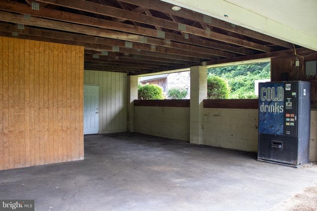 204 HERRVILLE RD, Willow Street, PA 17584