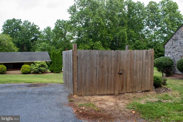 204 HERRVILLE RD, Willow Street, PA 17584