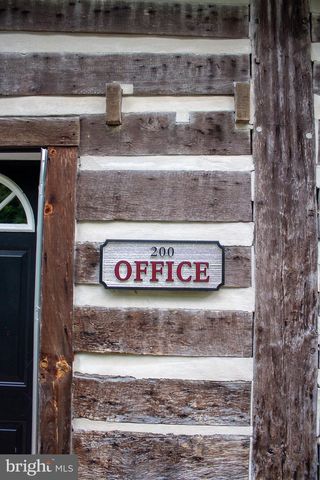 204 HERRVILLE RD, Willow Street, PA 17584