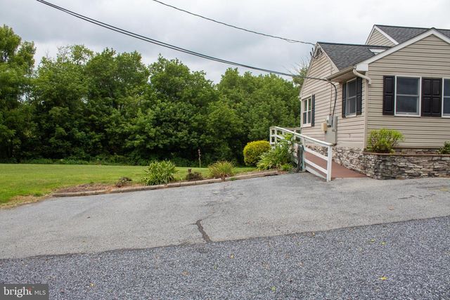204 HERRVILLE RD, Willow Street, PA 17584
