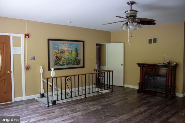 204 HERRVILLE RD, Willow Street, PA 17584