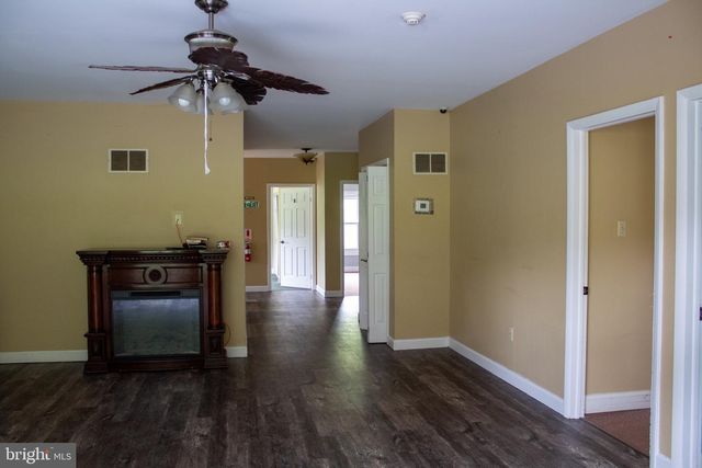 204 HERRVILLE RD, Willow Street, PA 17584