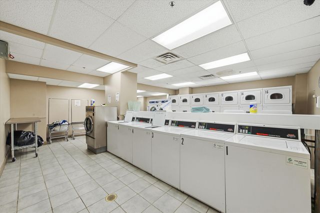 5320 N Sheridan Road 1607, Chicago, IL 60640