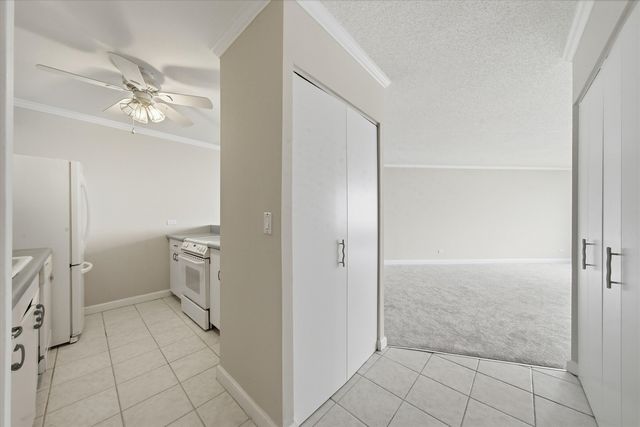 5320 N Sheridan Road 1607, Chicago, IL 60640