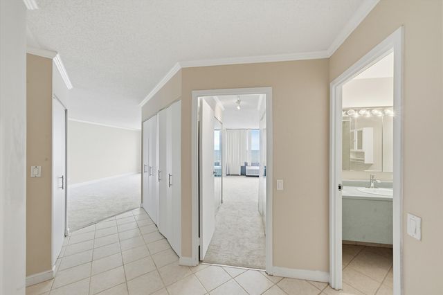 5320 N Sheridan Road 1607, Chicago, IL 60640