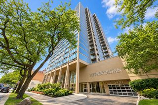 5320 N Sheridan Road 1607, Chicago, IL 60640