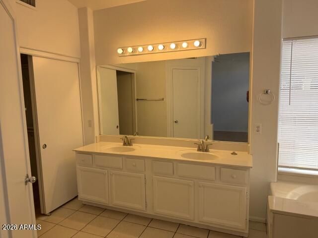 1060 W GLENMERE Drive, Chandler, AZ 85224