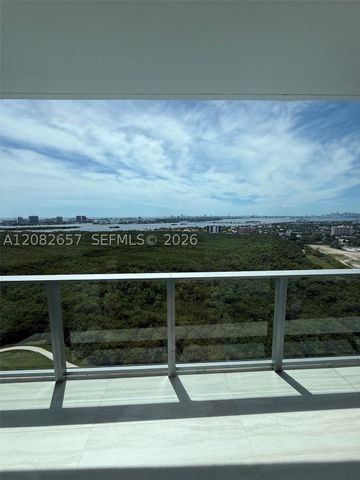 2411 Laguna Circle 2703, North Miami, FL 33181