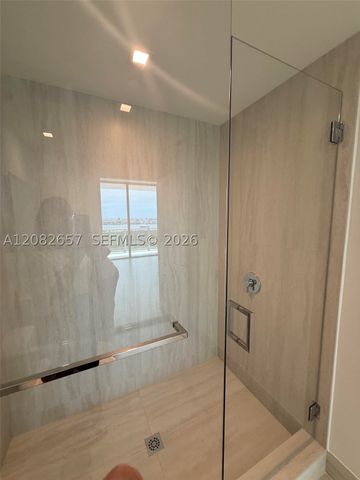 2411 Laguna Circle 2703, North Miami, FL 33181