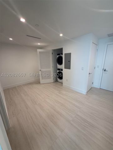 2411 Laguna Circle 2703, North Miami, FL 33181