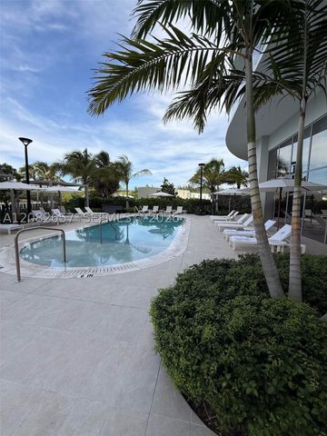 2411 Laguna Circle 2703, North Miami, FL 33181