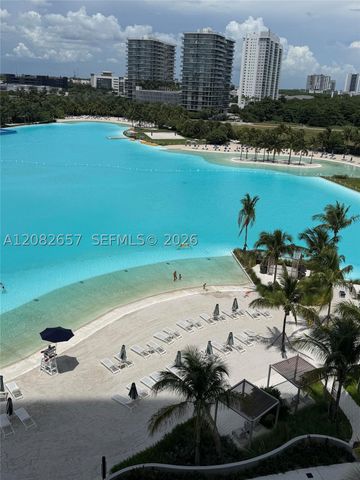 2411 Laguna Circle 2703, North Miami, FL 33181