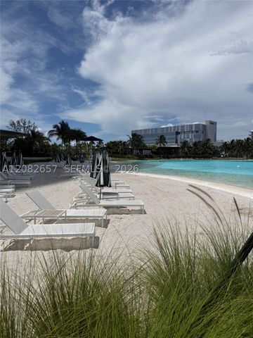 2411 Laguna Circle 2703, North Miami, FL 33181