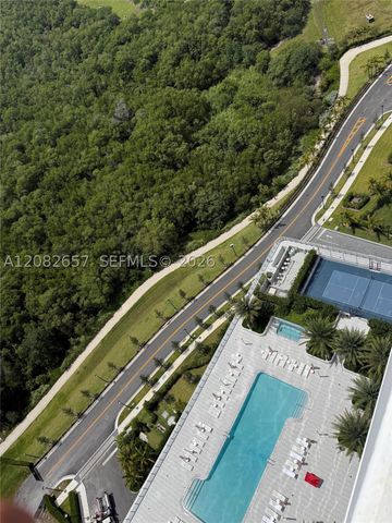 2411 Laguna Circle 2703, North Miami, FL 33181