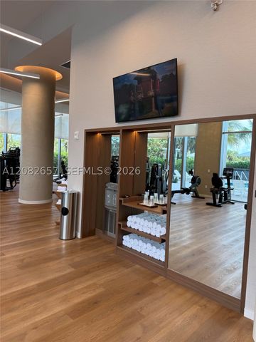 2411 Laguna Circle 2703, North Miami, FL 33181