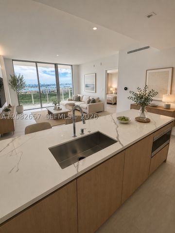 2411 Laguna Circle 2703, North Miami, FL 33181