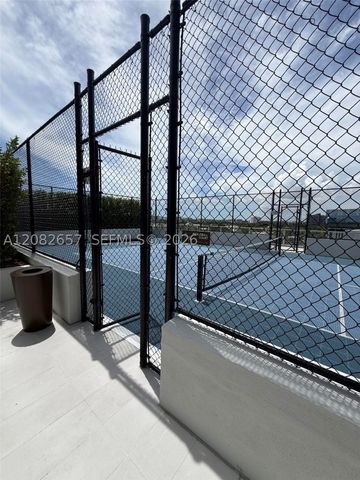 2411 Laguna Circle 2703, North Miami, FL 33181